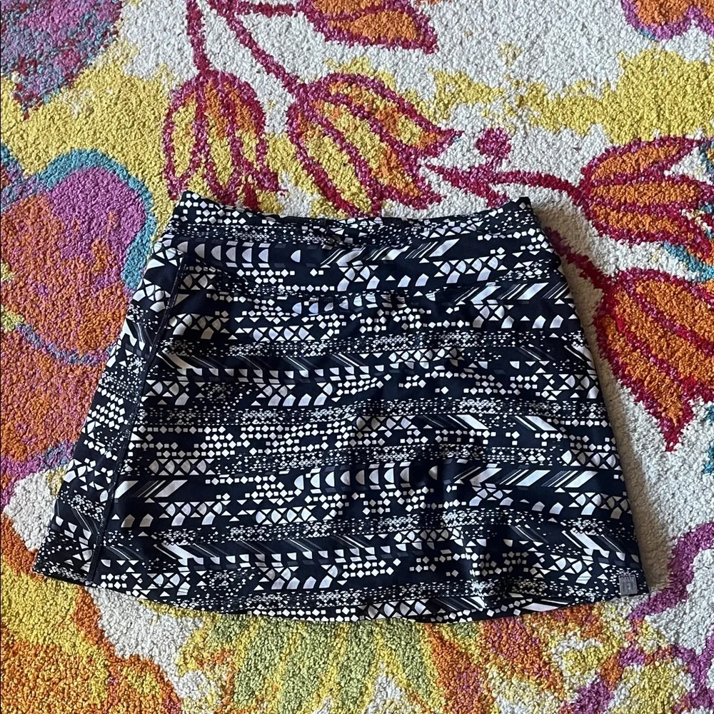 WOMENS SMALL TITLE NINE SUMMER SKORT